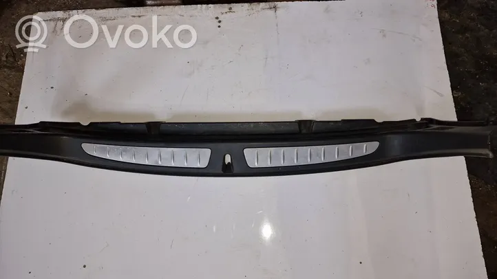 BMW 3 F30 F35 F31 Osłona rygla zamka klapy tylnej 7221875