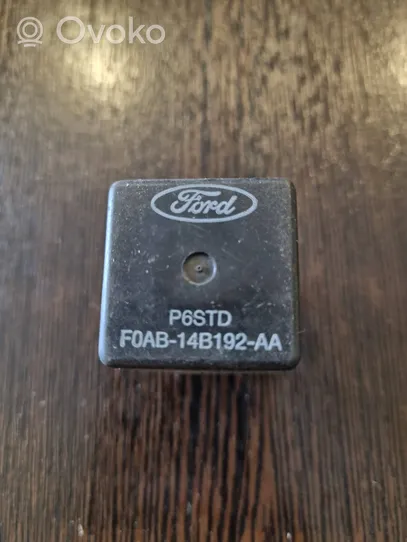Ford Explorer Autres relais F0AB14B192AA