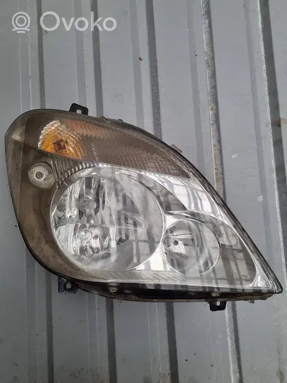 Mercedes-Benz Sprinter W906 Lampa przednia 24738200