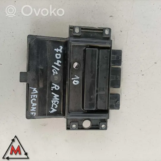 Renault Megane II Sterownik / Moduł ECU 8200334419