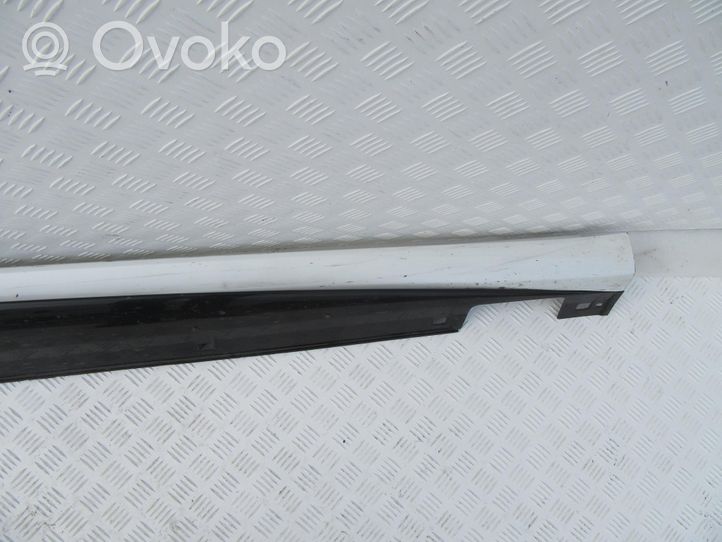 Infiniti Q30 Front sill trim cover GG43000190