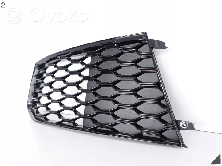 Audi RS7 C7 Grille inférieure de pare-chocs avant 4G8807681F