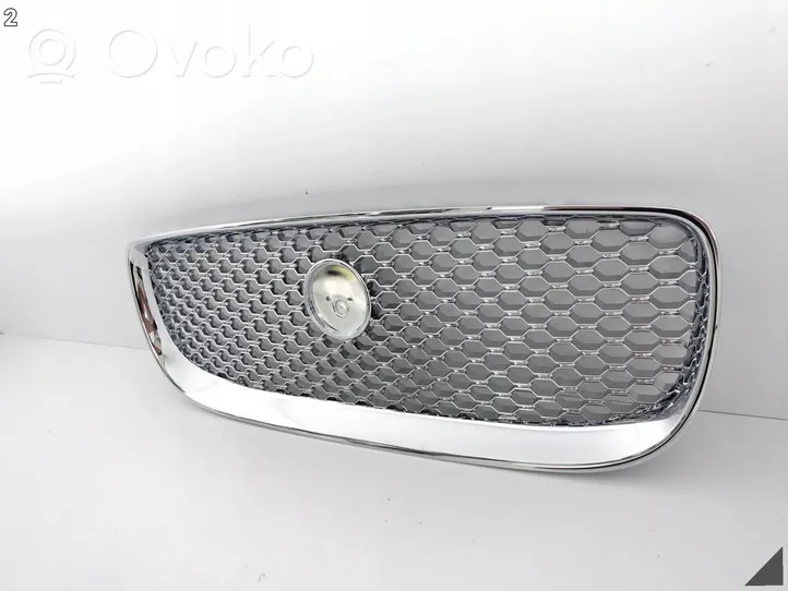 Jaguar XE Maskownica / Grill / Atrapa górna chłodnicy X73018K28AA