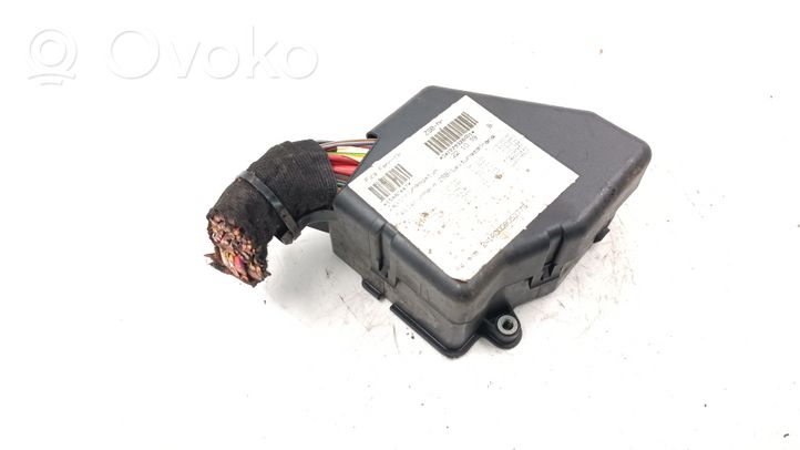 Volkswagen PASSAT B5 Module de fusibles 1J1970005A