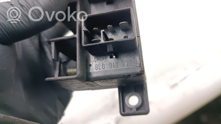 Volkswagen PASSAT B5 Module de fusibles 8L0941822