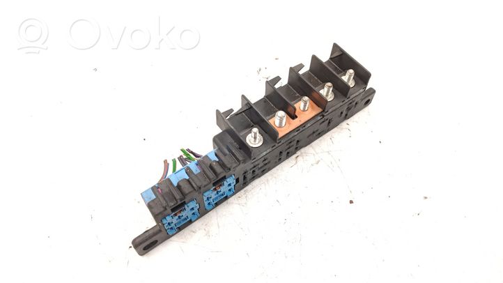 Audi A4 S4 B5 8D Fuse module 8L0941822A