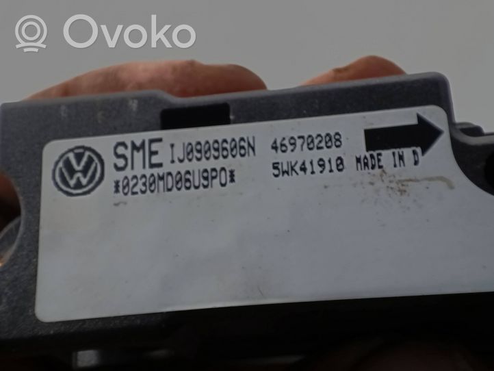 Volkswagen PASSAT B5 Airbagsensor Crashsensor Drucksensor 1J0909606N