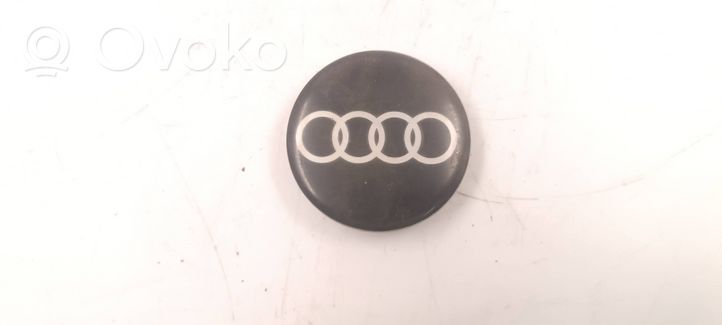 Audi A4 S4 B5 8D Dekielki / Kapsle oryginalne 5601