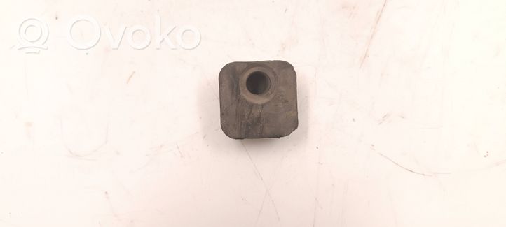 Audi A4 S4 B5 8D Staffa del pannello di supporto del radiatore 8D0121276