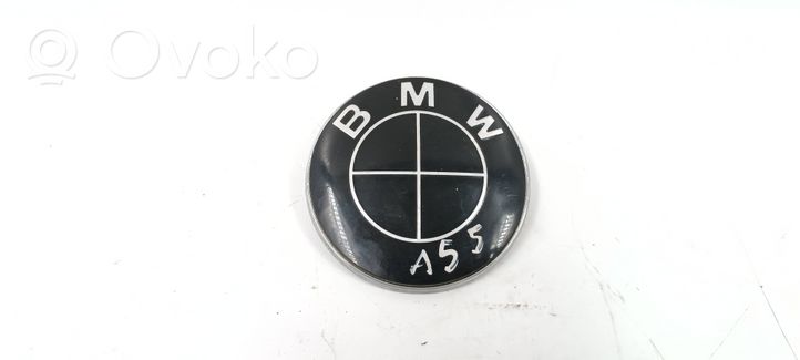 BMW 5 E39 Mostrina con logo/emblema della casa automobilistica 51148132375