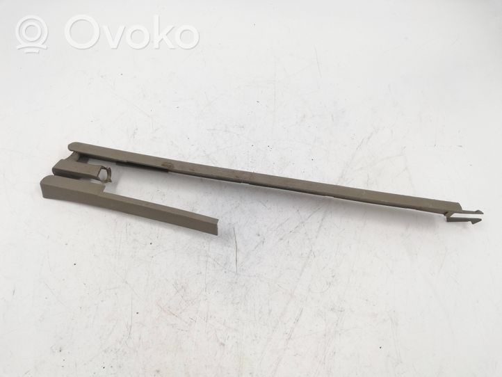 Audi Q7 4L Cache rail de siège conducteur avant 7L0881479