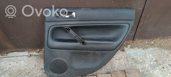 Volkswagen PASSAT B5 Garniture panneau de porte arrière 36123335R