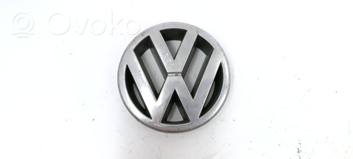 Volkswagen PASSAT B5 Valmistajan merkki/logo/tunnus 3B0853601A