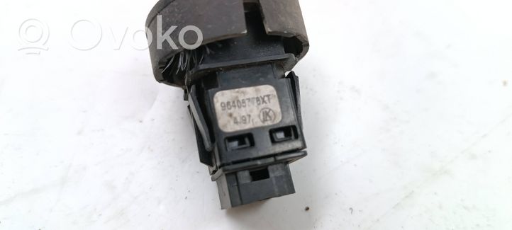 Citroen C3 Centrinio užrakto jungtukas 96405778XT