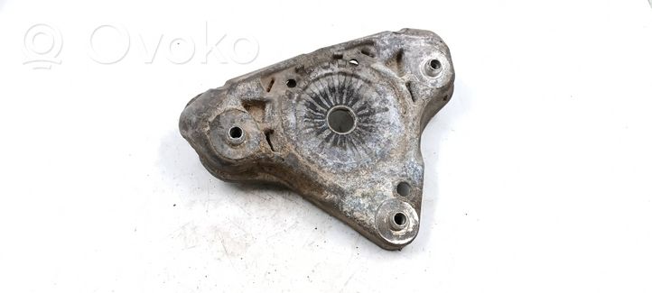 Audi A4 S4 B6 8E 8H Etuiskunvaimentimen kannake 8L0412389