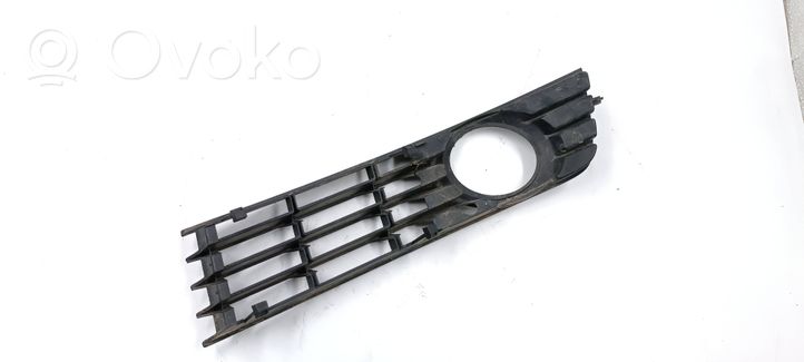 Audi A4 S4 B6 8E 8H Grille antibrouillard avant 8E0807682