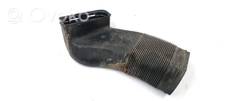 Audi A4 S4 B5 8D Tube d'admission d'air 8D0129617E