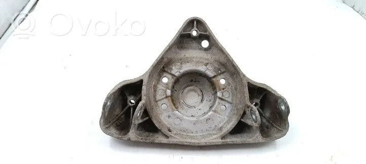 Audi A4 S4 B5 8D Supporto di montaggio della molla elicoidale 8D0412383E