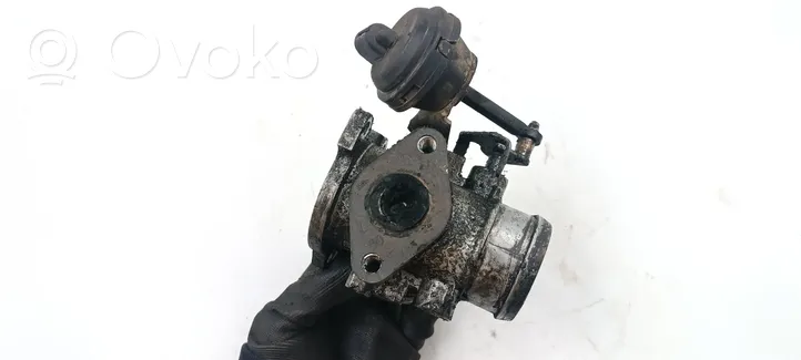 Volkswagen Polo III 6N 6N2 6NF EGR valve 038129637