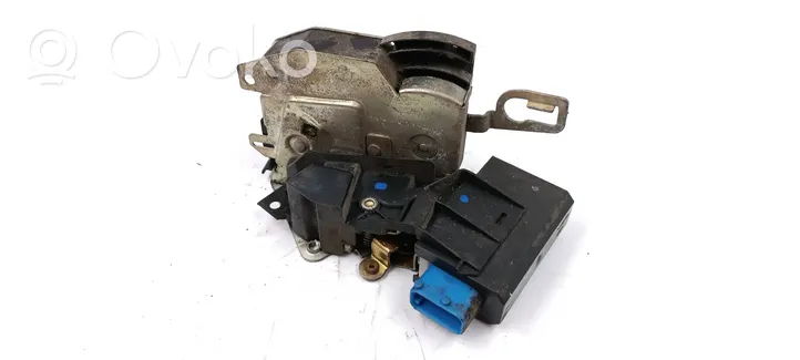 BMW 3 E36 Serrure de porte avant 8198038