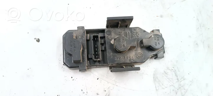 Audi A6 S6 C5 4B Porte ampoule de feu arrière 38890751