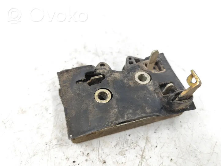 Audi 80 90 B3 Serrure de porte arrière 893839015C