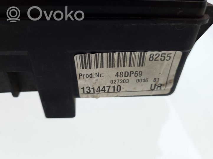 Opel Vectra C Saugiklių blokas 519067029