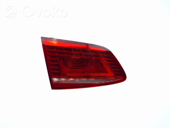 Volkswagen PASSAT B7 Lampy tylne / Komplet 2SB010747