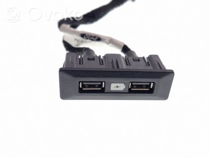 Ford F150 USB-pistokeliitin JL3T19J211AB