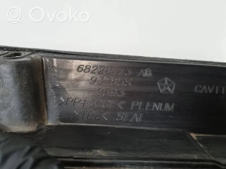 Chrysler Pacifica Listwa szyby czołowej / przedniej 68228473AB