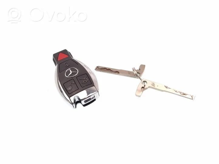 Mercedes-Benz C W205 Užvedimo raktas (raktelis)/ kortelė 2701ADC12A
