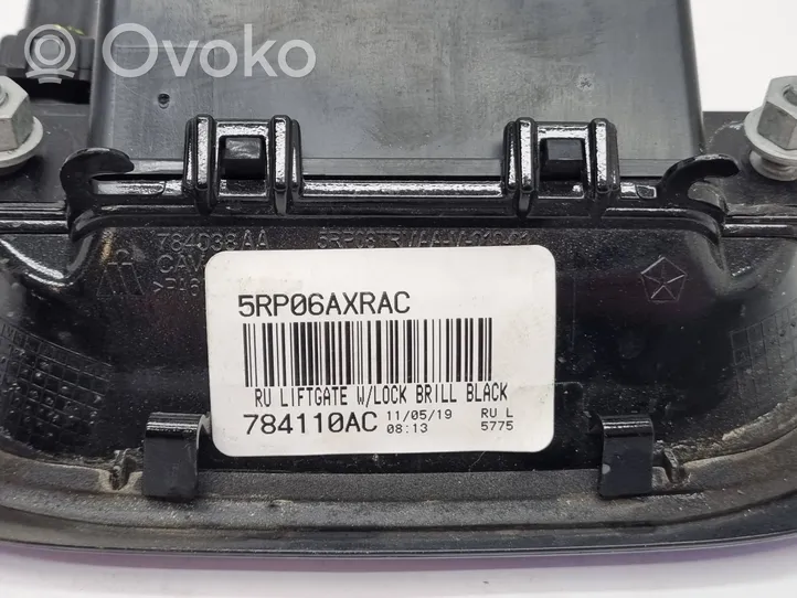 Chrysler Pacifica Klamka zewnętrzna drzwi tylnych samochodów dostawczych 5RP06AXRAC