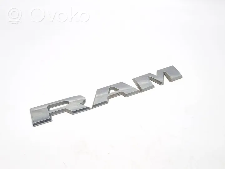 Ram 1500 Emblemat na przednich drzwiach/litery modelu 68302528AA