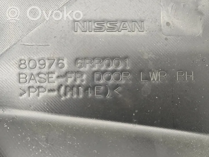 Nissan Rogue Garniture de panneau carte de porte avant 809766RR001