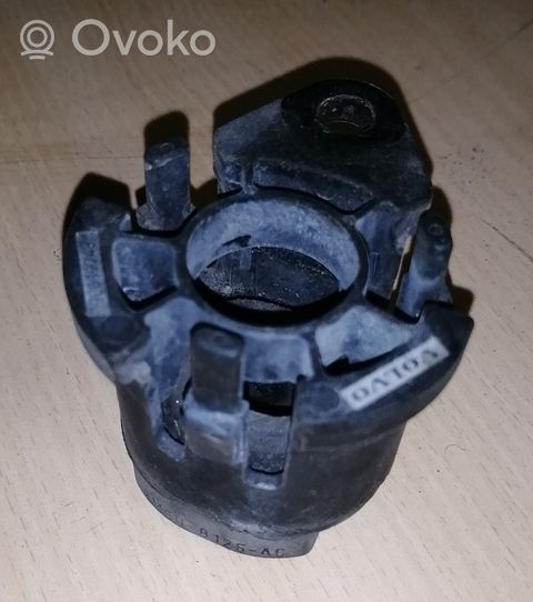 Volvo V50 Fixation de radiateur 30639748