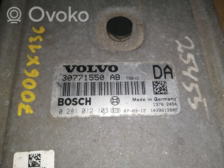 Volvo V70 Sterownik / Moduł ECU 30771550