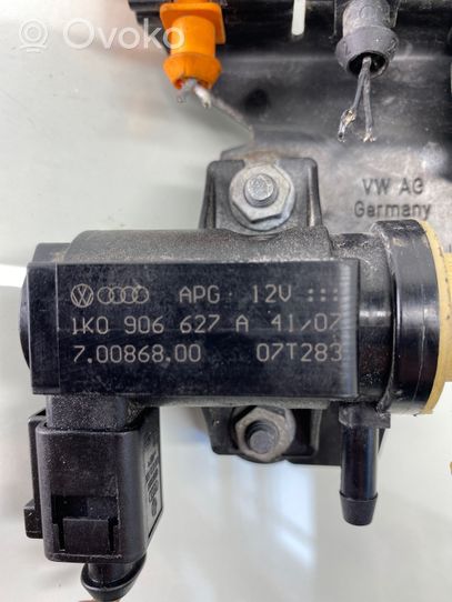 Audi A3 S3 A3 Sportback 8P Solenoidinis vožtuvas 1K0906627A