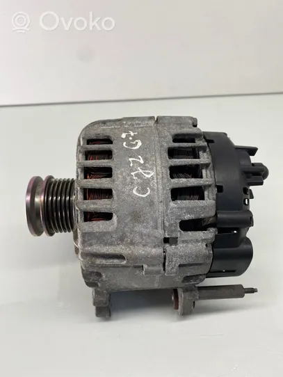 Volkswagen Golf VII Generatore/alternatore 04E903023K