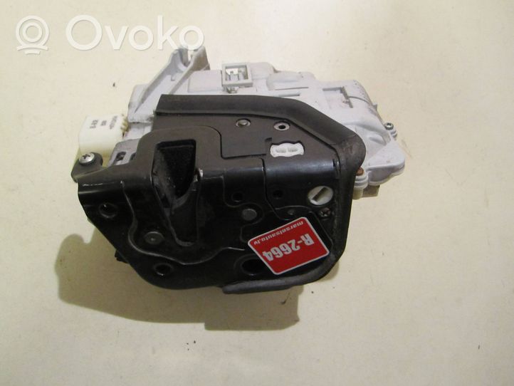 Audi A4 S4 B7 8E 8H Serratura portiera anteriore 8E1837016AA