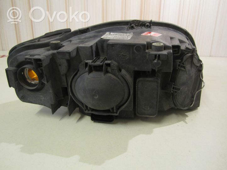 Audi A4 S4 B7 8E 8H Lampa przednia 8E0941003AK