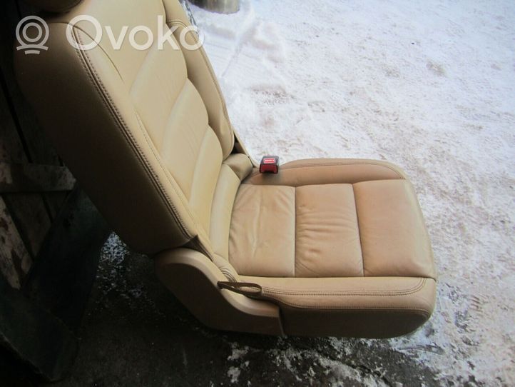 Volkswagen Touran II Rear seat 1T0883065B