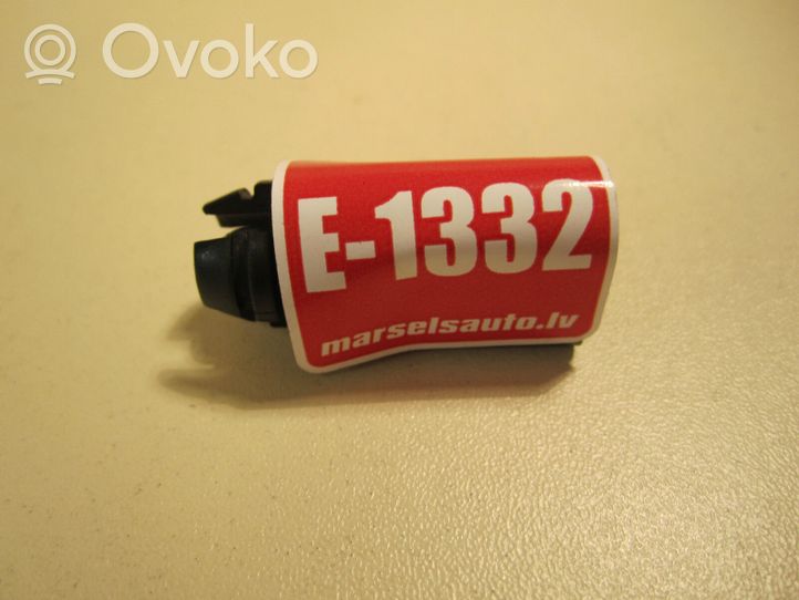 Volkswagen PASSAT B6 Sonde température extérieure 8Z0820535