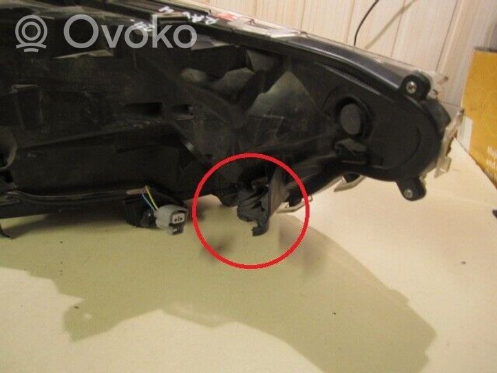 Toyota RAV 4 (XA50) Faro/fanale 8118542840