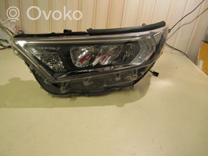 Toyota RAV 4 (XA50) Faro/fanale 8118542840