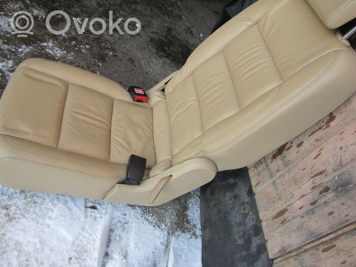 Volkswagen Touran II Rear seat 1T0883064B