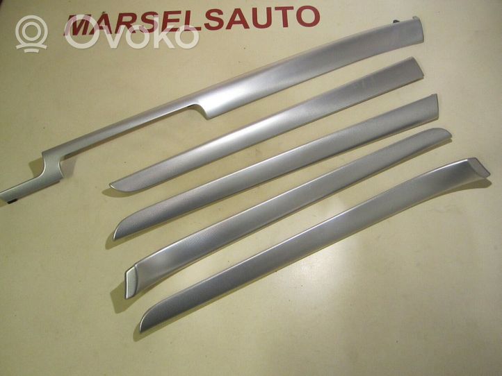 Audi A4 S4 B7 8E 8H Set di rivestimento del pannello della portiera 8E0867410