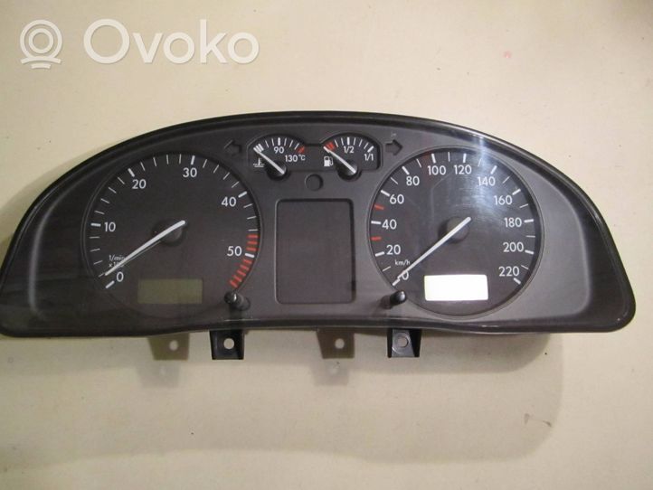 Volkswagen PASSAT B5 Compteur de vitesse tableau de bord 3B0919880D