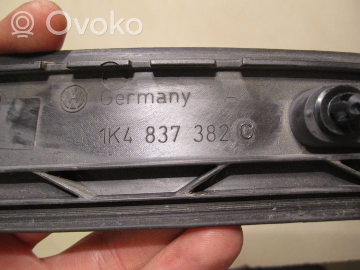 Volkswagen Golf V Уплотнительная резина (на передний дверях) 1K4837382C