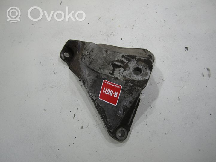 Audi 100 S4 C4 Pagalvė pavarų dėžės 4A0399114D