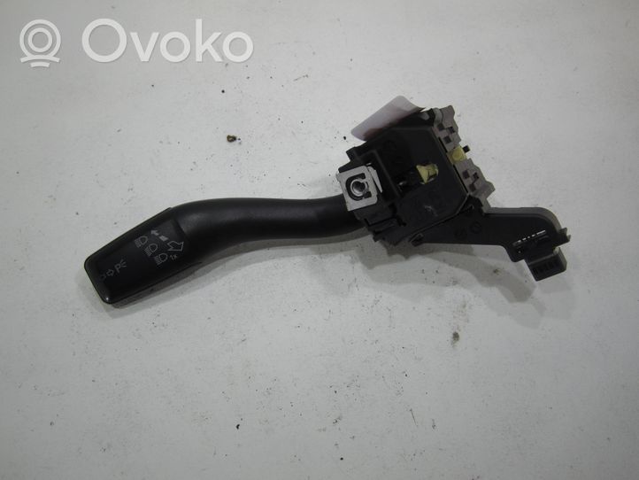 Audi A3 S3 8P Suuntavilkun vipu 8P0953513C